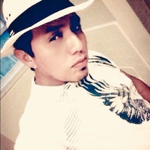 Meet your Posher, Javier